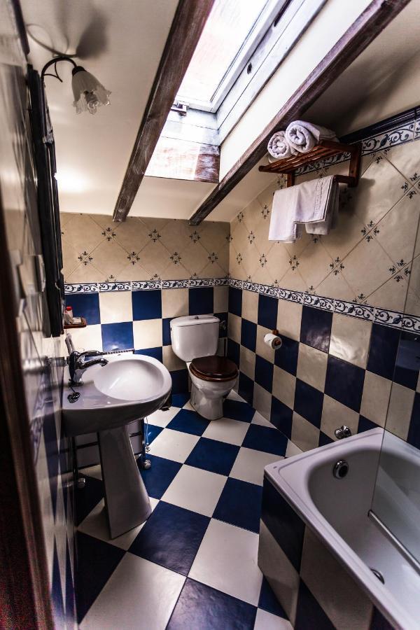 Posada Real La Montanesa Corrales De Buelna Dış mekan fotoğraf