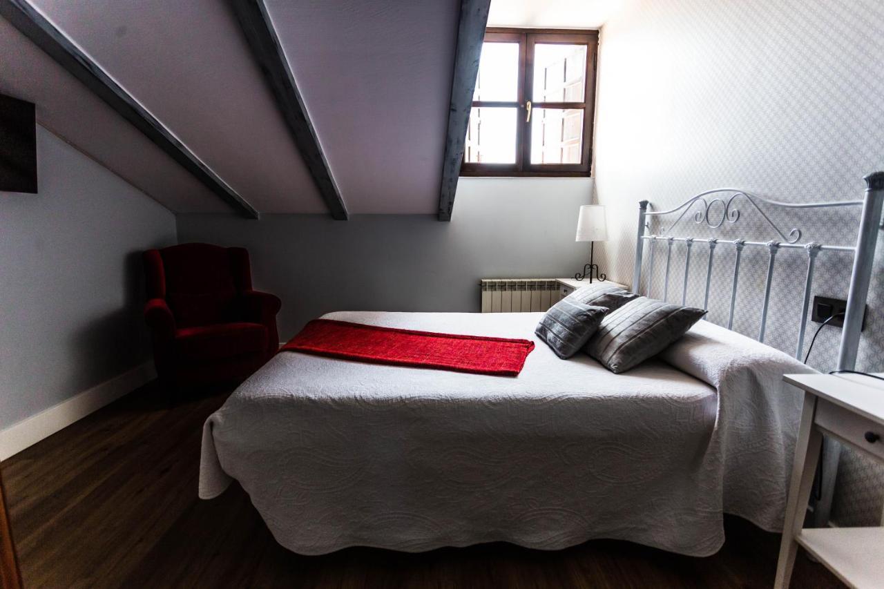 Posada Real La Montanesa Corrales De Buelna Dış mekan fotoğraf
