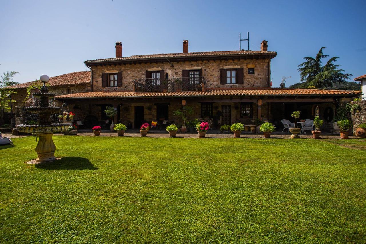Posada Real La Montanesa Corrales De Buelna Dış mekan fotoğraf