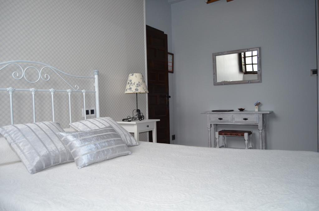 Posada Real La Montanesa Corrales De Buelna Oda fotoğraf