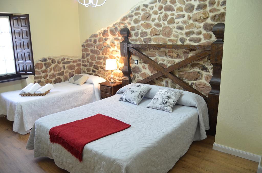 Posada Real La Montanesa Corrales De Buelna Dış mekan fotoğraf